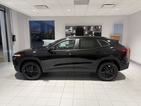 New 2026 Chevrolet Trax ACTIV image 2