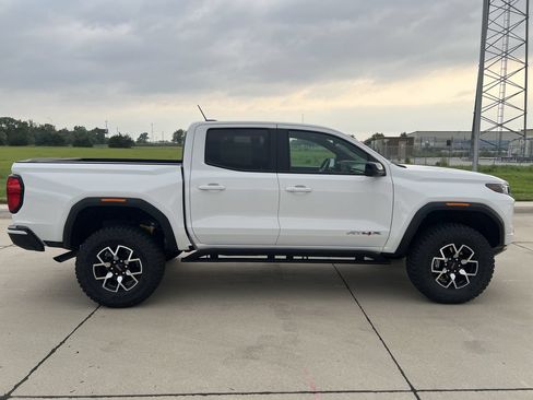 Used 2024 GMC Canyon AT4X AWD/4WD image 39