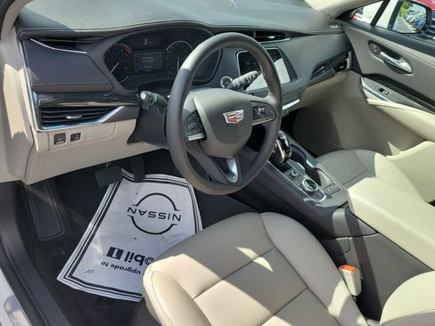 Used 2023 Cadillac XT4 Premium Luxury w/ Enhanced Visibility Package FWD image 21