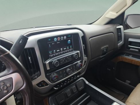 Used 2018 GMC Sierra 1500 SLT AWD/4WD image 18
