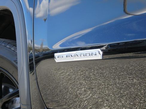 Used 2025 GMC Sierra 1500 Elevation image 10