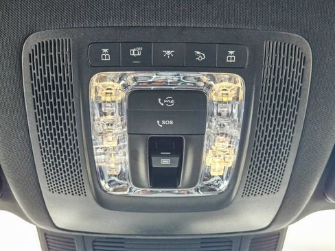 Used 2023 Mercedes-Benz GLS 580 4MATIC image 16