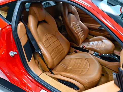 Used 2018 Ferrari 488 GTB RWD image 32