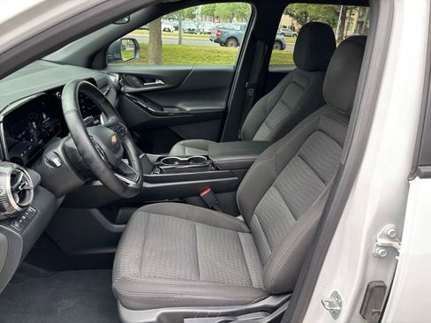 Used 2025 Chevrolet Equinox LT image 31