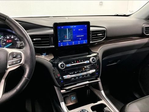 Used 2023 Ford Explorer Limited AWD/4WD image 7