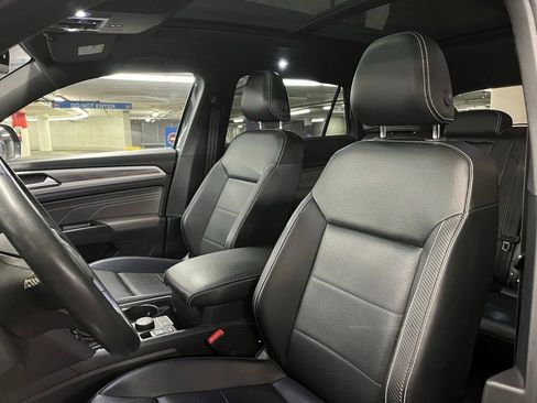 Certified 2022 Volkswagen Atlas Cross Sport SE image 19