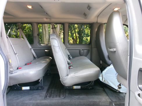 Used 2015 Chevrolet Express 3500 LT w/ LT Preferred Equipment Group RWD image 31