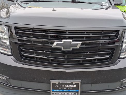 Used 2019 Chevrolet Suburban LT image 9