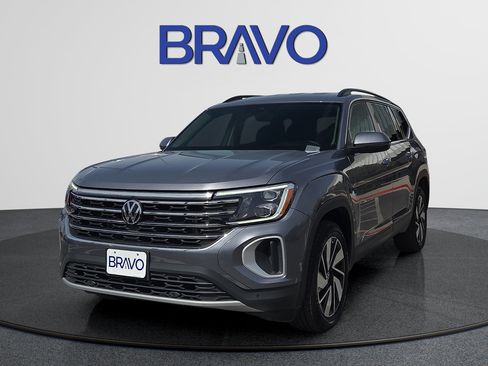 Used 2025 Volkswagen Atlas SE AWD/4WD image 1