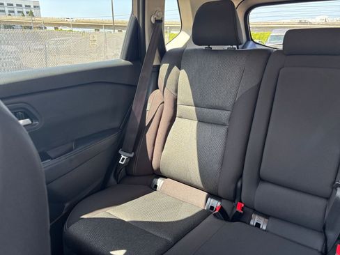 Used 2025 Nissan Rogue SV FWD image 41