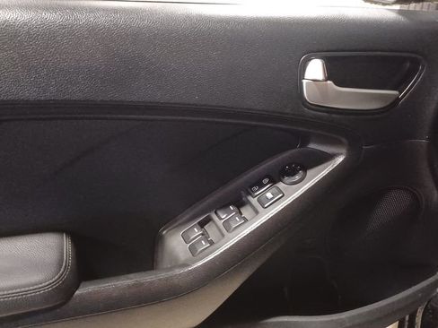 Used 2017 Kia Forte LX image 5