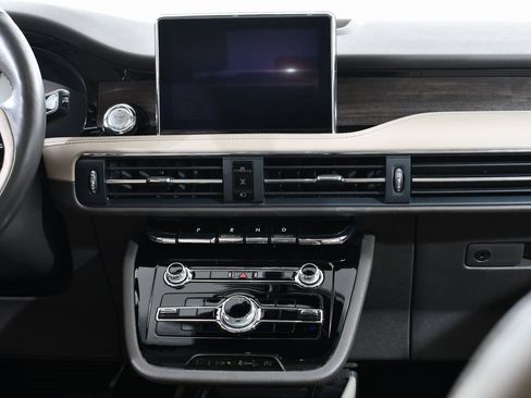 Used 2022 Lincoln Corsair Grand Touring w/ Elements Technology Bundle image 9