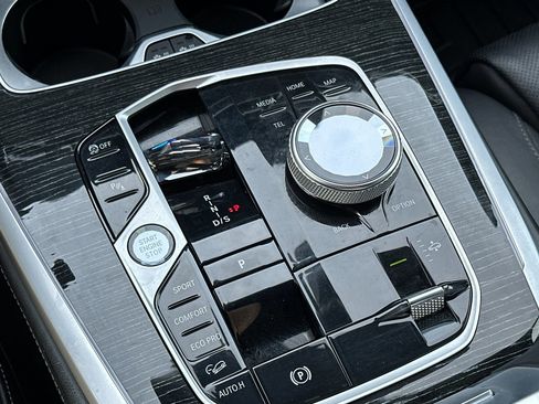 Used 2023 BMW X7 M60i w/ Executive Package image 22