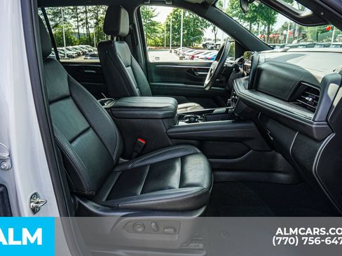Used 2025 Chevrolet Tahoe LT AWD/4WD image 22