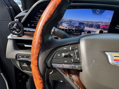 Used 2024 Cadillac Escalade ESV Premium Luxury w/ Performance Package image 14