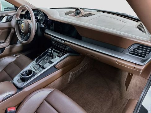 Certified 2020 Porsche 911 Carrera 4S AWD/4WD image 28