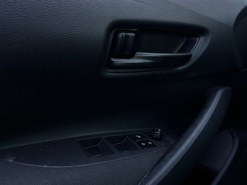 Used 2025 Toyota Corolla LE image 19