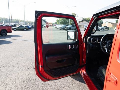 Certified 2023 Jeep Gladiator Overland image 10