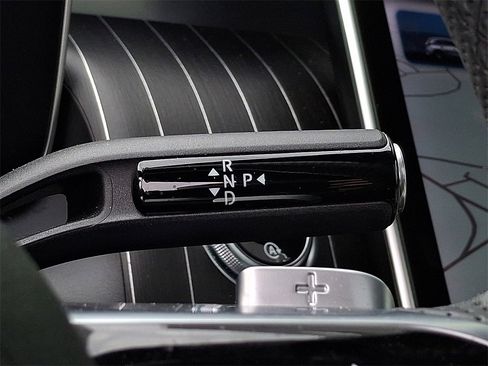 Used 2023 Mercedes-Benz GLC 300 4MATIC image 18