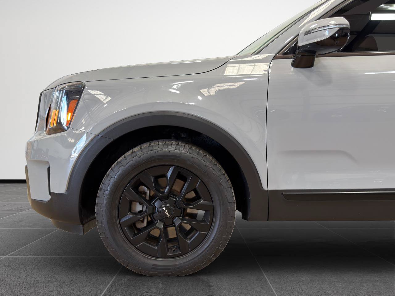 Used 2024 Kia Telluride SX X-Pro AWD/4WD image 3