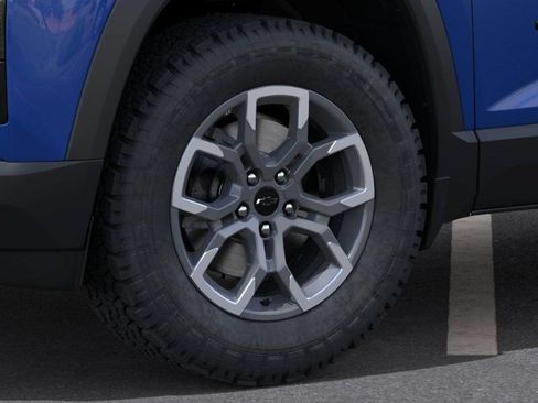 New 2026 Chevrolet Equinox ACTIV w/ Convenience Package III AWD/4WD image 9