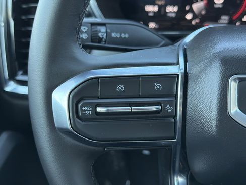 Used 2025 GMC Canyon Elevation image 10