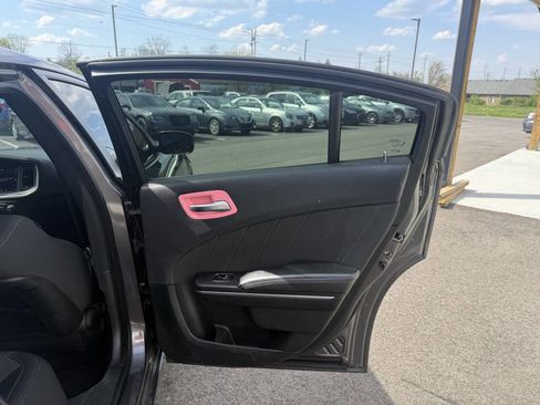 Used 2018 Dodge Charger SXT Plus image 17