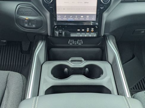 New 2026 RAM 2500 Big Horn AWD/4WD image 19