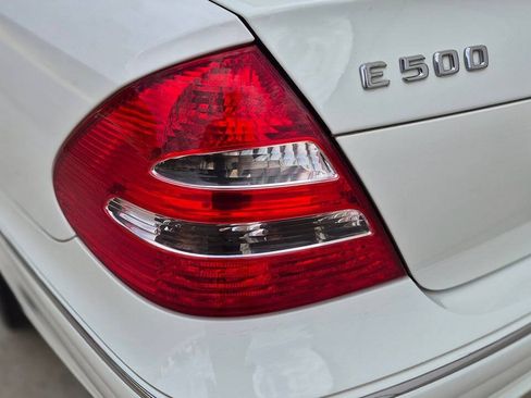 Used 2005 Mercedes-Benz E 500 Sedan image 19