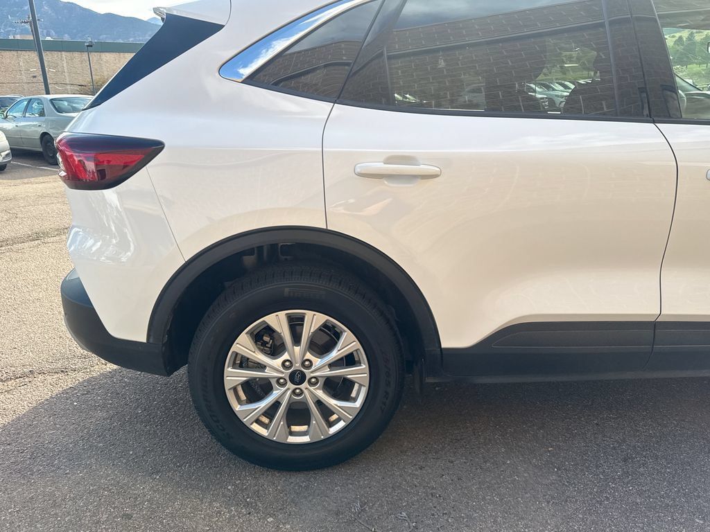 Used 2023 Ford Escape Active AWD/4WD image 27