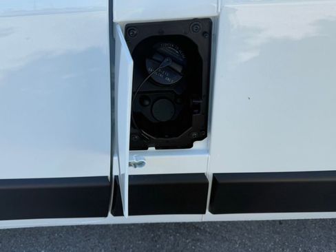 New 2026 RAM ProMaster 2500 w/ Convenience Group image 24