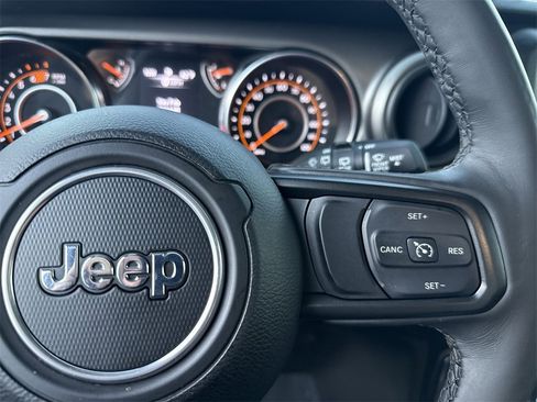 Used 2022 Jeep Wrangler Sport S image 24