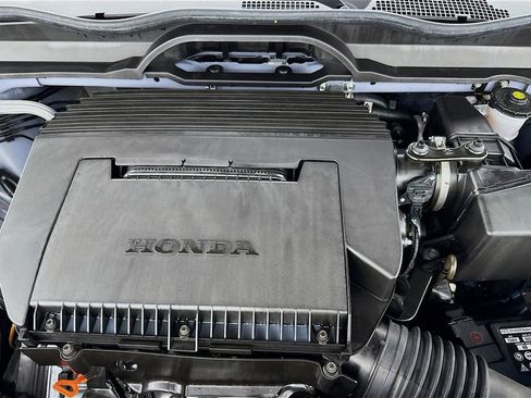 Used 2025 Honda Pilot Sport image 39