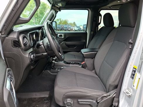 Used 2022 Jeep Wrangler Unlimited Sport AWD/4WD image 15
