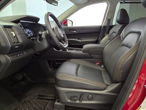 Used 2025 Nissan Pathfinder SL w/ SL Premium Package FWD image 11