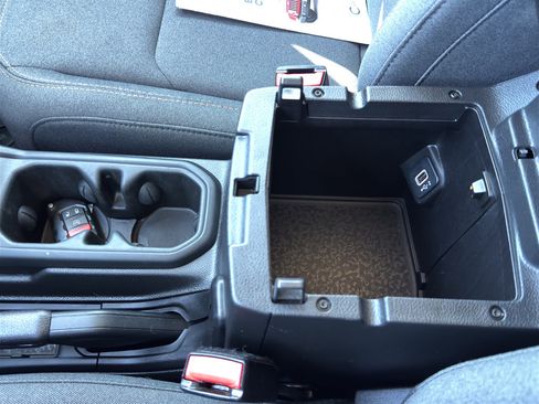 Certified 2025 Jeep Wrangler Unlimited Sport image 27