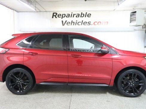 Used 2020 Ford Edge ST w/ Equipment Group 401A AWD/4WD image 4