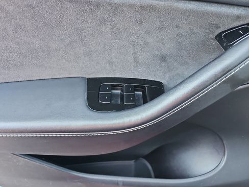 Used 2020 Tesla Model Y Long Range AWD/4WD image 24