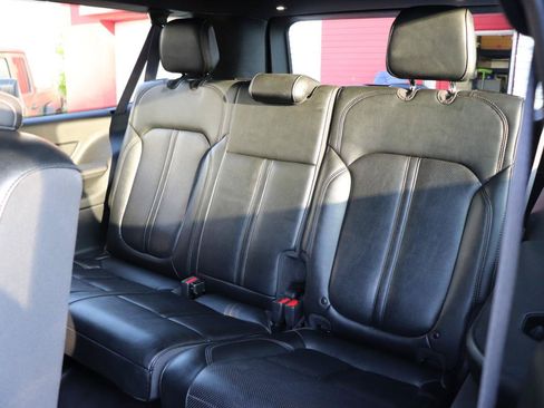 Used 2024 Jeep Wagoneer L Series III w/ Flexible Seating Group AWD/4WD image 13