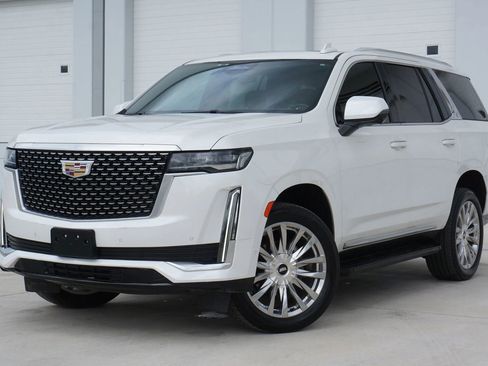 Used 2022 Cadillac Escalade Premium Luxury image 6