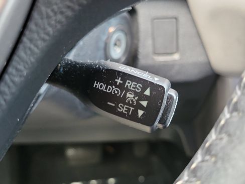 Used 2017 Toyota RAV4 XLE AWD/4WD image 18