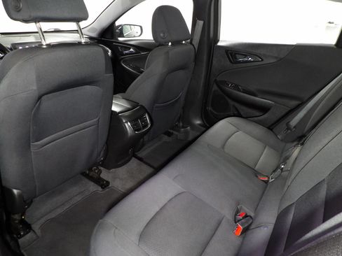 Used 2022 Chevrolet Malibu LT FWD image 11