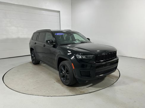 Used 2022 Jeep Grand Cherokee L Laredo AWD/4WD image 3
