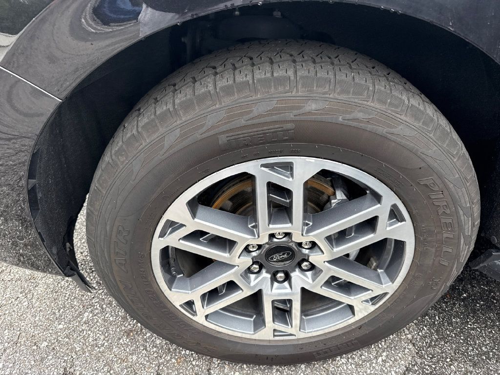Used 2025 Ford Expedition Active AWD/4WD image 9