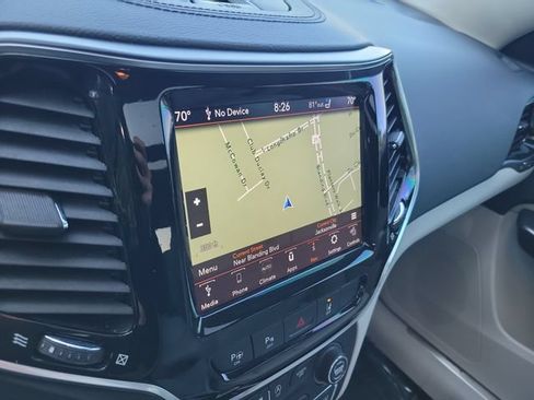 Used 2021 Jeep Cherokee Limited w/ Elite Package AWD/4WD image 30