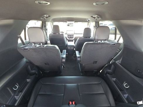 Used 2025 Ford Explorer ST-Line w/ Premium Package RWD image 15