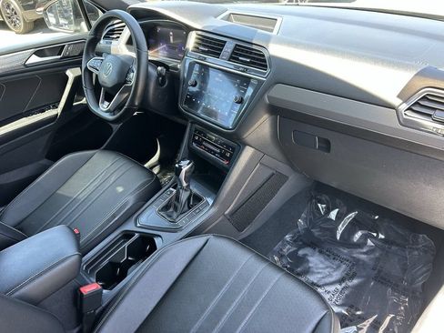 Used 2022 Volkswagen Tiguan SE R-Line FWD image 10