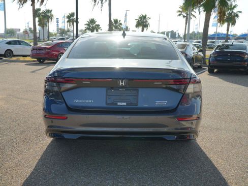 Used 2023 Honda Accord Touring image 6