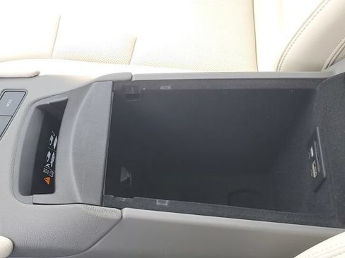 Certified 2022 Cadillac XT6 Premium Luxury AWD/4WD image 17