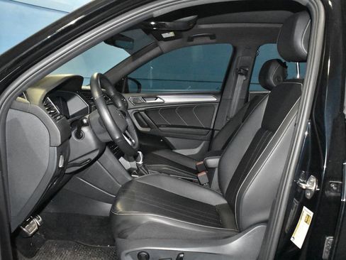 Certified 2024 Volkswagen Tiguan SE R-Line image 7